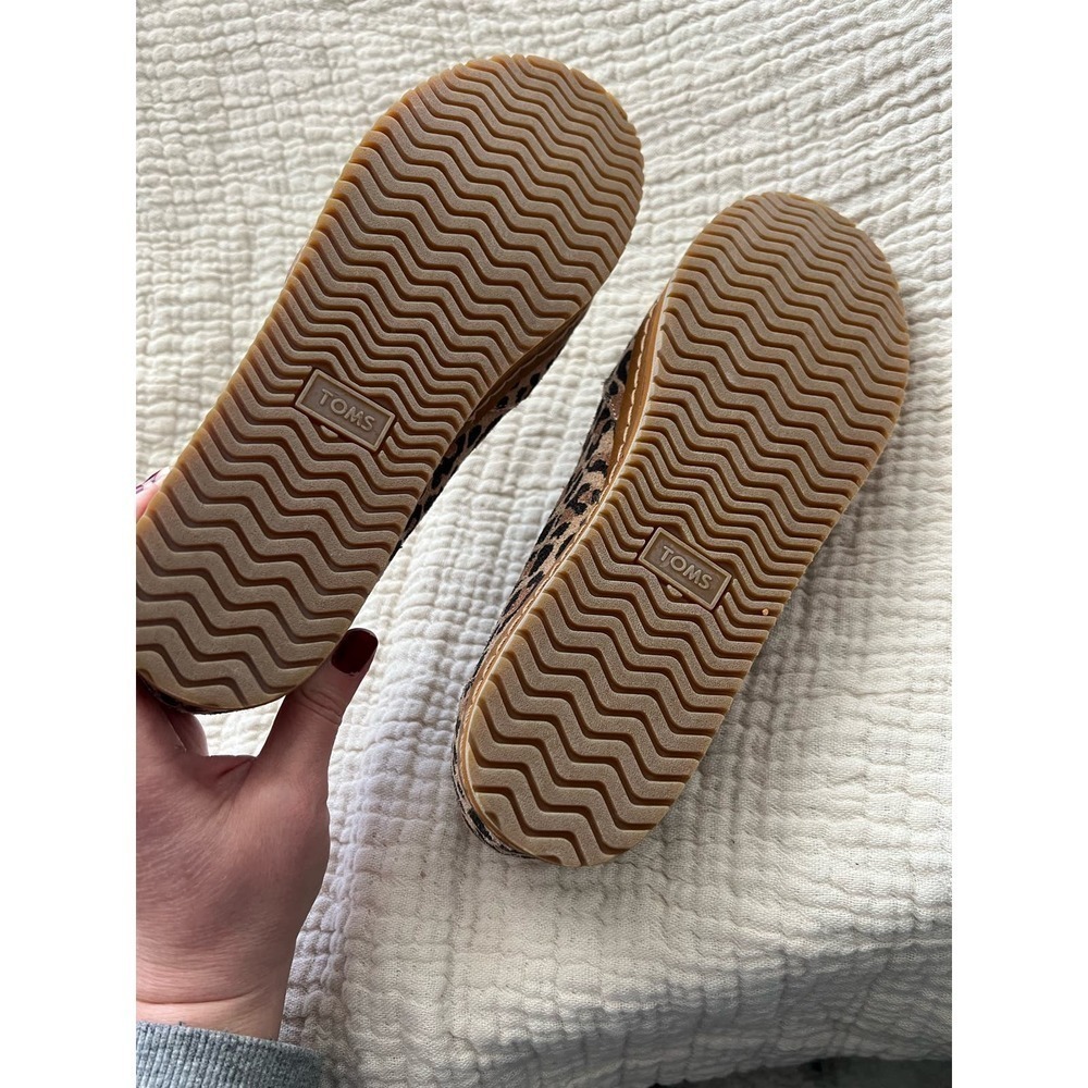TOMS WOMEN'S PALMA LEATHER WRAP SLIP-ON SHOES Leopard Print Size 8 - Picture 7 of 7